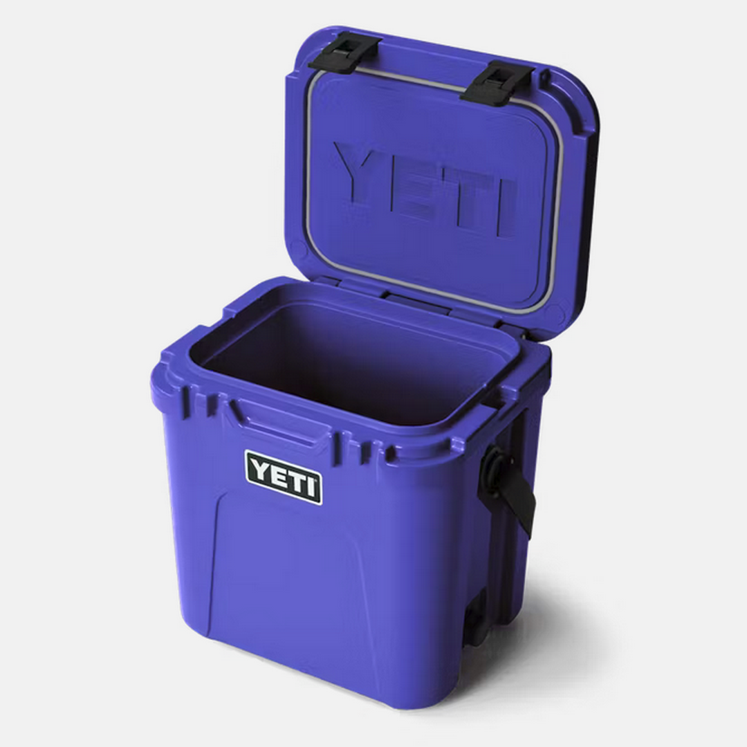 Roadie® 24 Hard Cooler – Ultramarine Violet